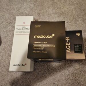 Medicube Age-R Vita C Pro Serum - Black and Gold